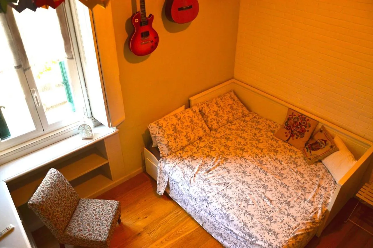 Apartment Luminoso Monolocale Porta Romana Milan Italy